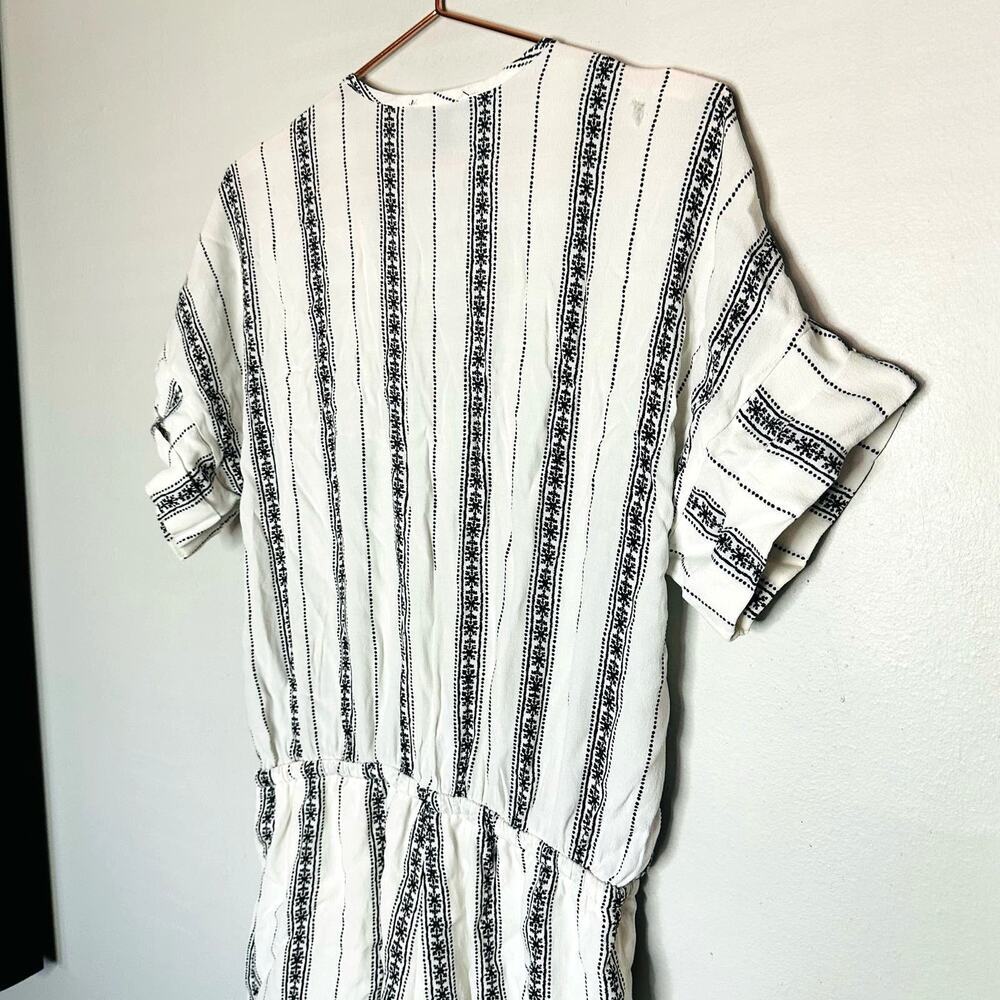 Fifteen Twenty Women's White Surplice Wrap V-Neck Striped Romper Size Large - Picture 9 of 12